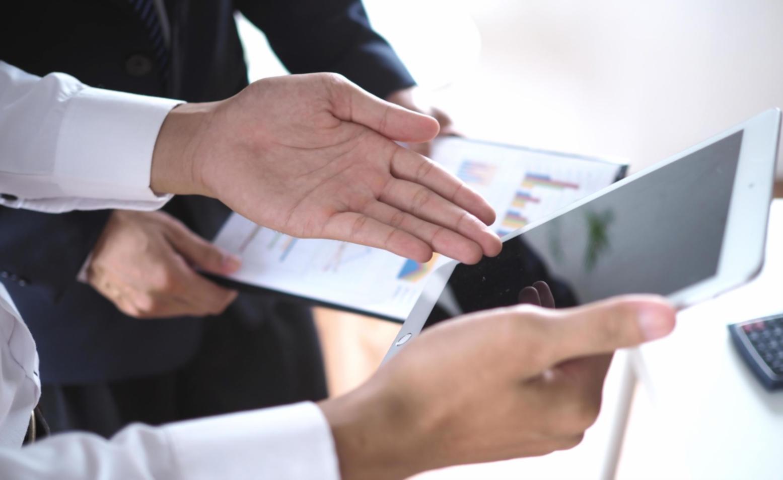 Séance de formation en gestion budgétaire avec outils personnalisés